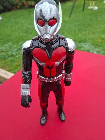Figurine marvel 30  cm ant man