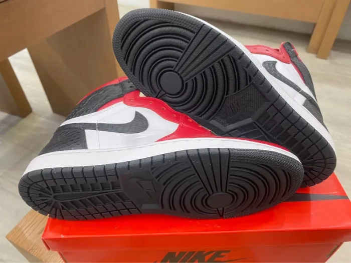 Jordan 1 high rétro snake Chicago wmns - 40eu - neuf - photo numéro 11