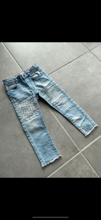 Jean avec broderie 4 ans