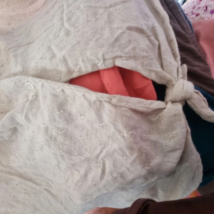 Ensemble neuf kiabi 54 en lin beige pantalon large et chemise a nouer - photo numéro 10