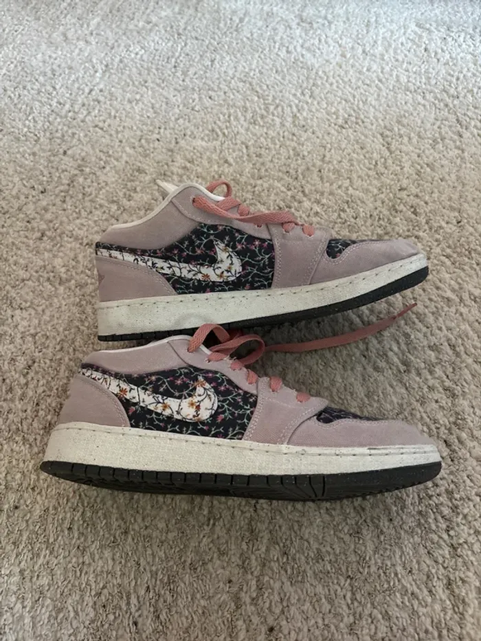 Baskets Nike Air Jordan 1 Low SE Floral - photo numéro 6