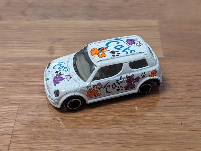 Petite voiture "Cats / chats"