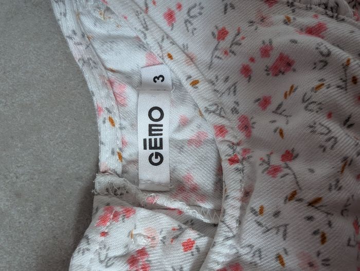 Très jolie robe à fleurs - photo numéro 2