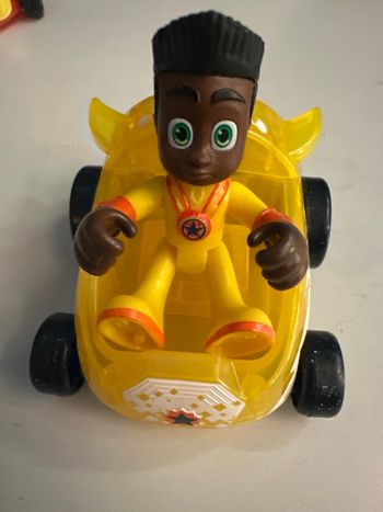 Voiture pyjamasque jaune hasbro