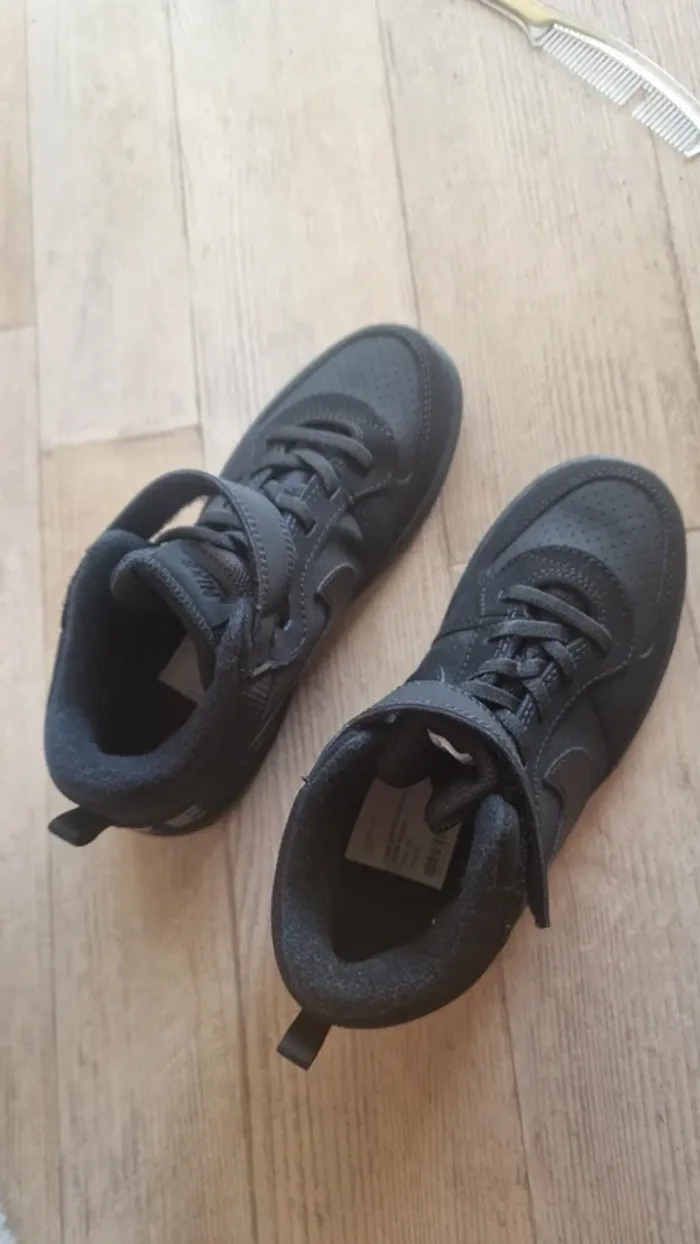 Nike court Borouhgh Mid Unisex taille 35