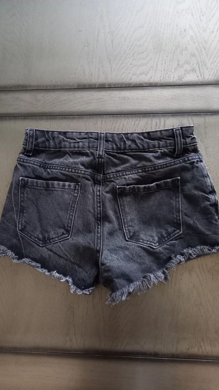 Short en jean noir - photo numéro 3