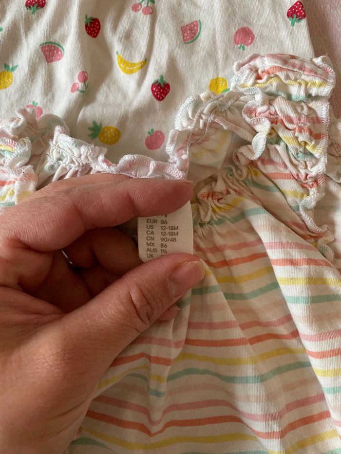 Lot 3 tuniques et 1 short H&M 18/24 mois - photo numéro 9