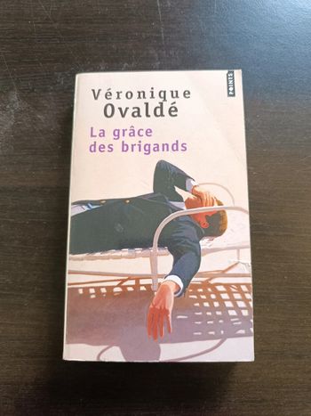 Livre LA GRÂCE DES BRIGANDS