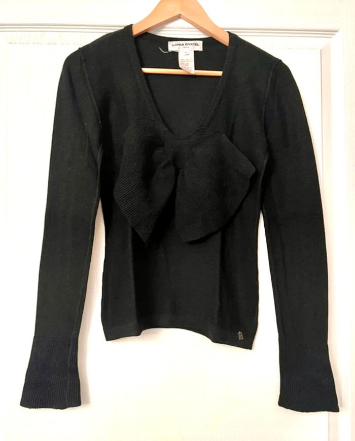 Pull col V Sonia rykiel taille 36 noir Avec gros noeud paillon devant 90% laine, 10% cachemire