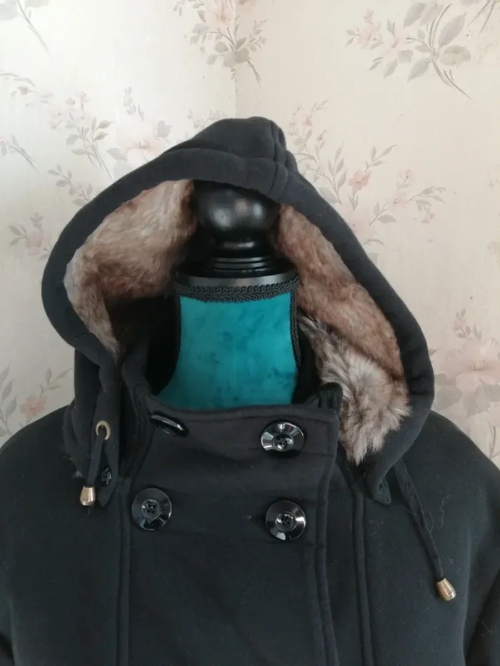 Manteau noir à capuche fourré avec poches et fermeture boutons / gémo / (XXL) - photo numéro 4