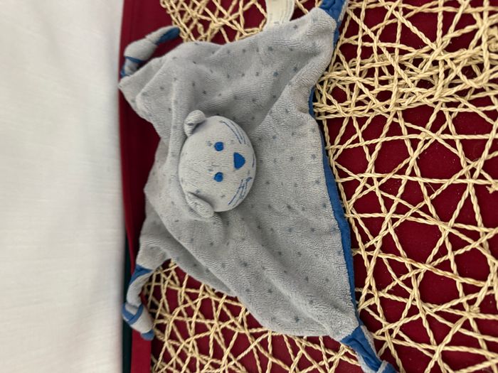 Chat BOUT'CHOU doudou carré plat gris et bleu marine - photo numéro 2