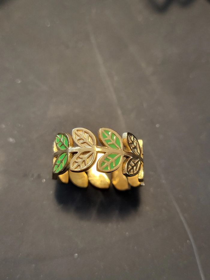 Bague acier inoxydable feuilles dorée ajustable