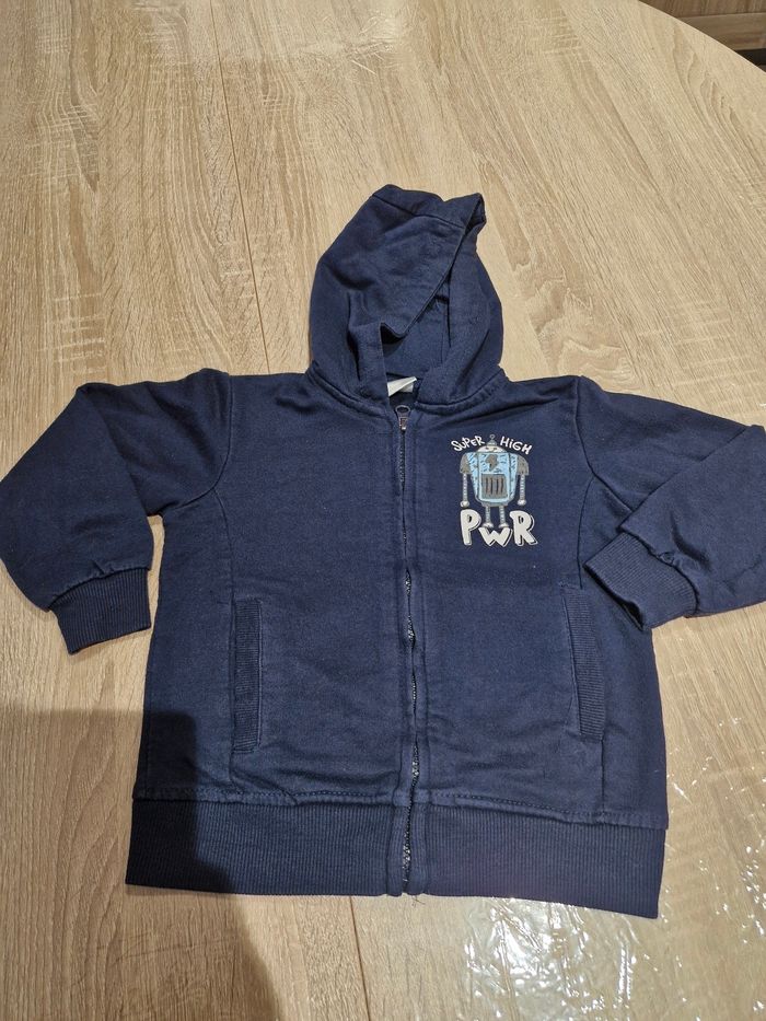 Gilet sweat à capuche