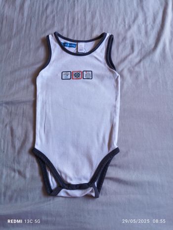 Boodie sans manches Obaïbi taille 18 mois