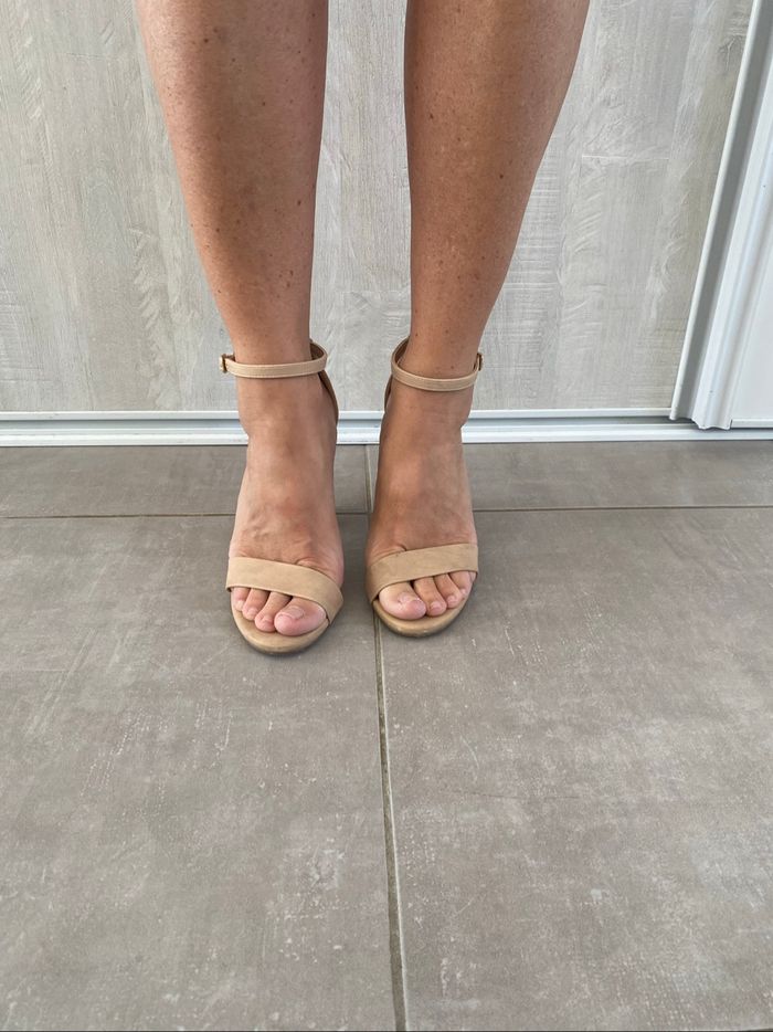 Chaussures à talons beige - photo numéro 2