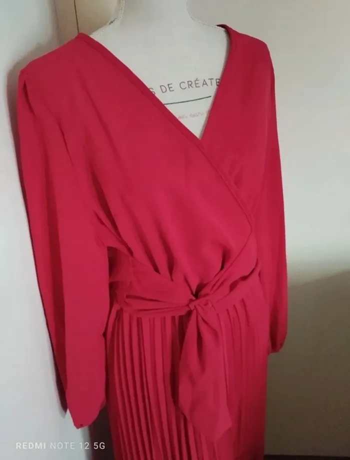 Magnifique robe plissée taille XL - photo numéro 2