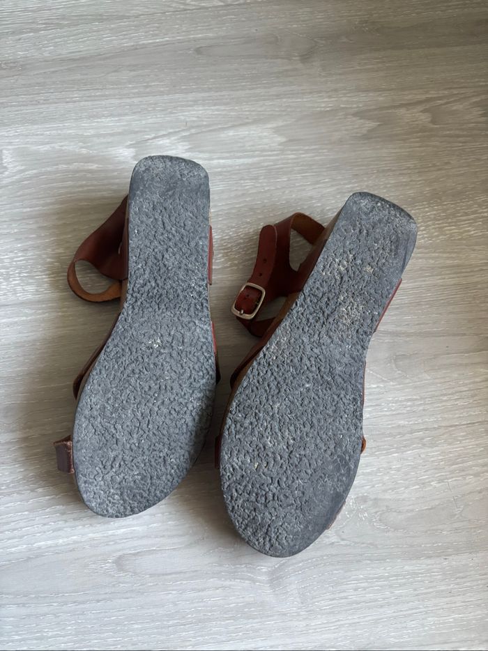 Chaussures sandales compensées taille 40 - photo numéro 4