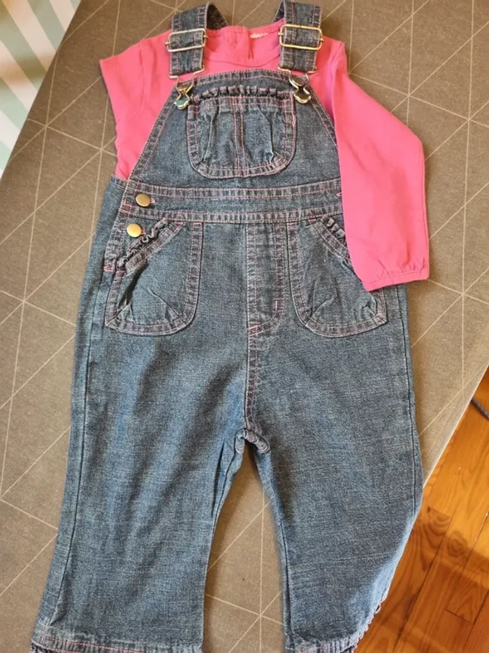Ensemble salopette /tshirt