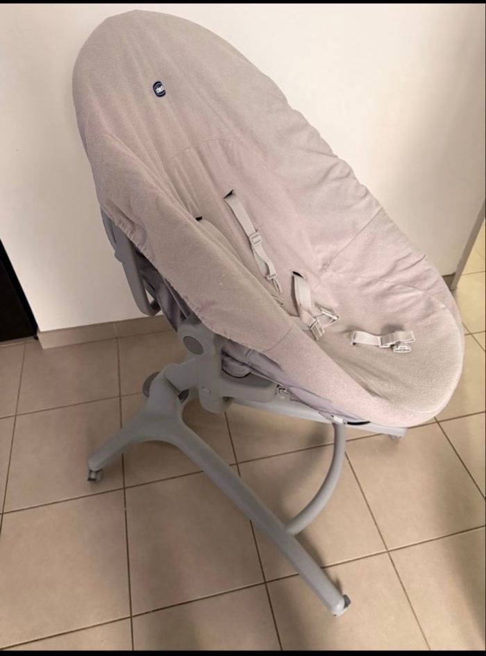 Transat Baby Hug Pro 5 en 1 Anthracite de Chicco + Kit repas Baby Hug GRIS de Chicco - photo numéro 4