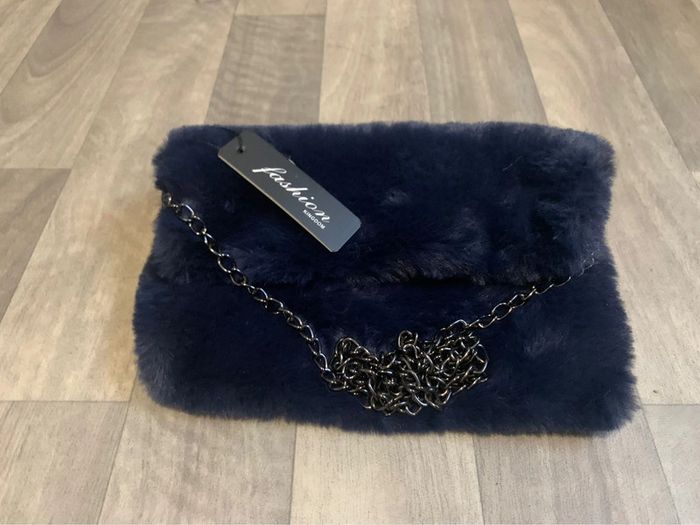 Sac fourrure tendance neuf étiqueté - photo numéro 5