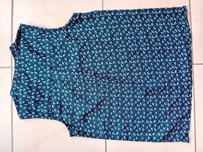 haut bleu marine à motif état neuf - photo numéro 3