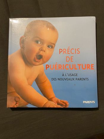 Livre bébé précis de periculture pour futur parents