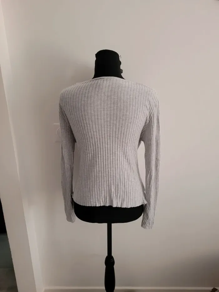 Pull H&M, taille M. - photo numéro 2
