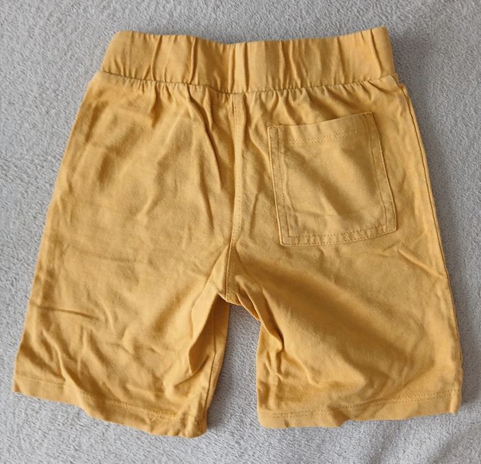 Short jaune Disney 3ans - photo numéro 2