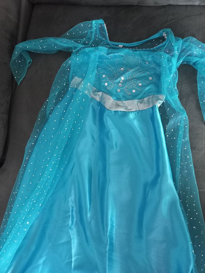 Robe déguisement elsa reine des neiges avec longue traîne 4/5 ans