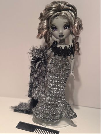 Nicole shadow High Rainbow High