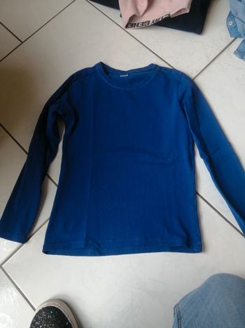 Tee shirt manche longue 122/128 style maillot de corps