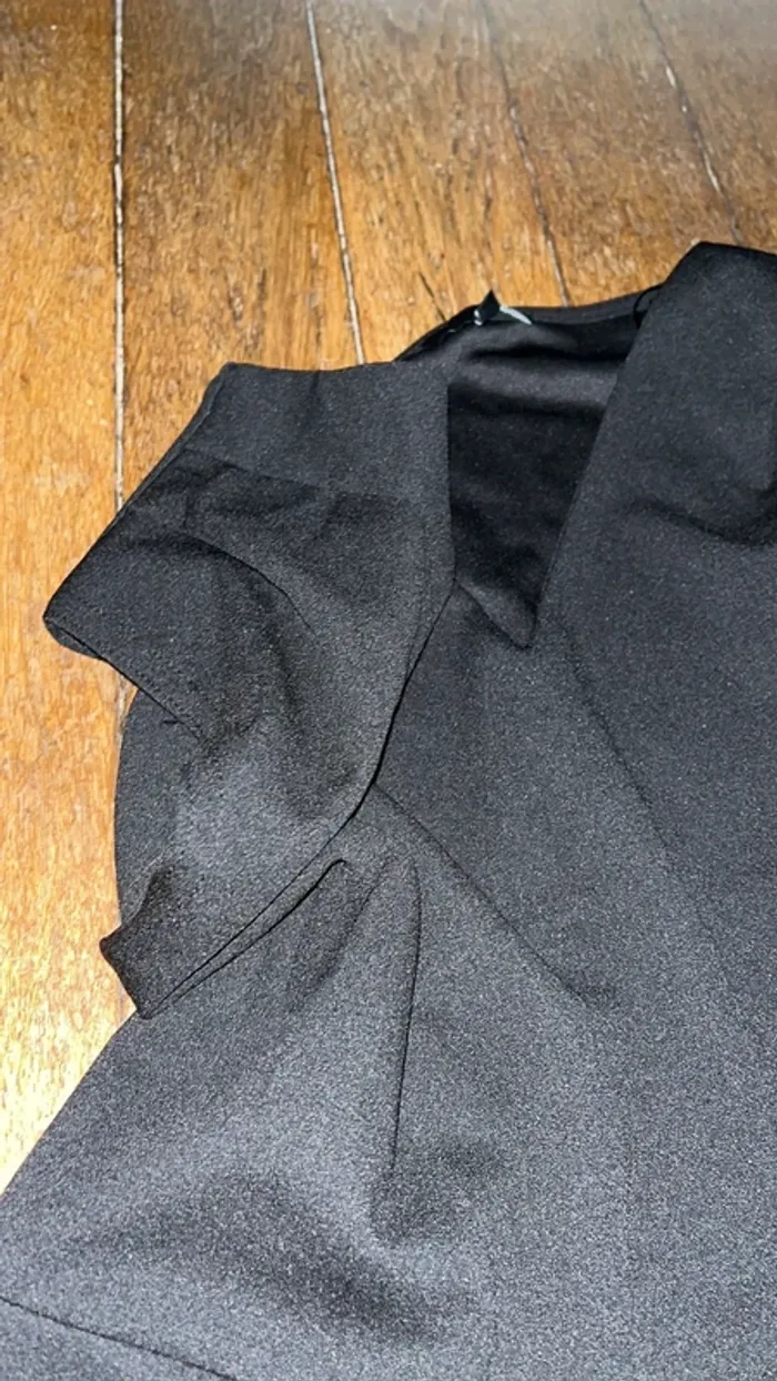 Robe noire - photo numéro 2
