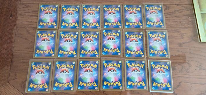 Lot de 18 cartes pokémon V japonaise - photo numéro 2