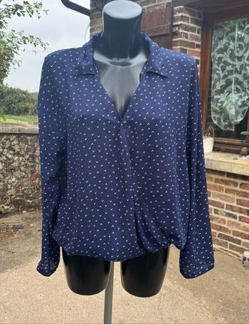 Blouse à motif cache-cœur – Taille 44 – La Halle