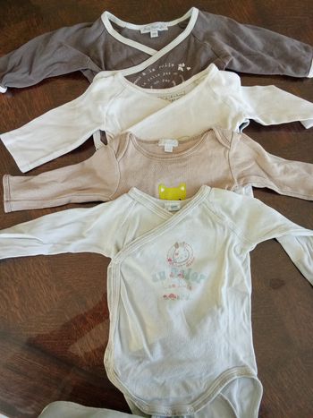 Lot de 4 bodies 6m - 67cm