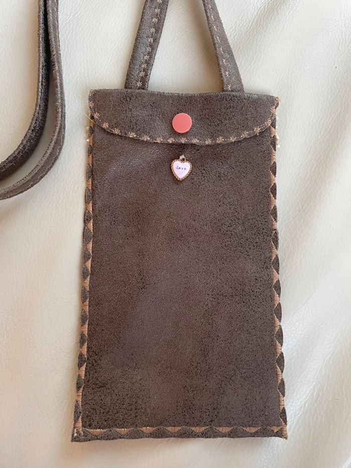 Joli pochette sac bandoulière pour 📞 portable neuve en suédine marron - photo numéro 14