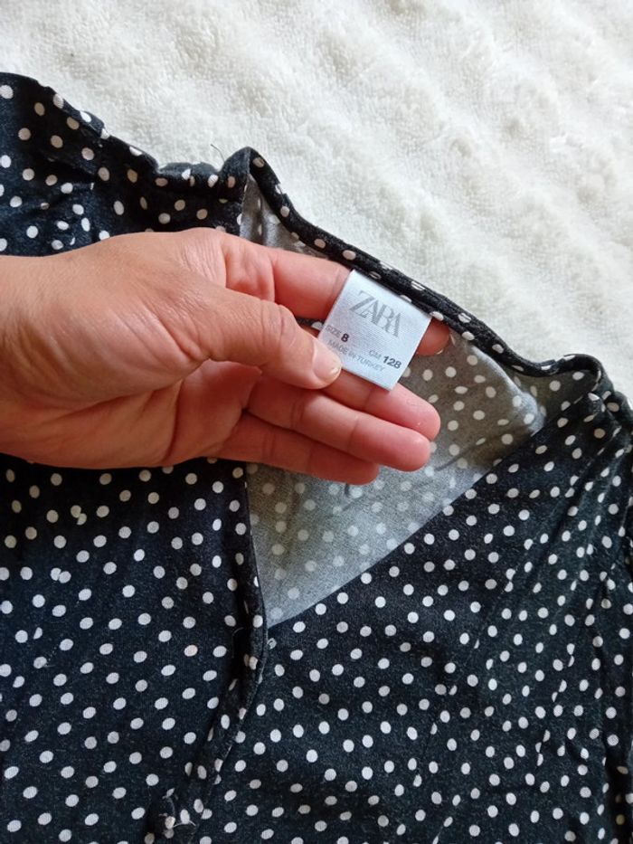 Robe fille 7ans Zara 🤍🖤 - photo numéro 3