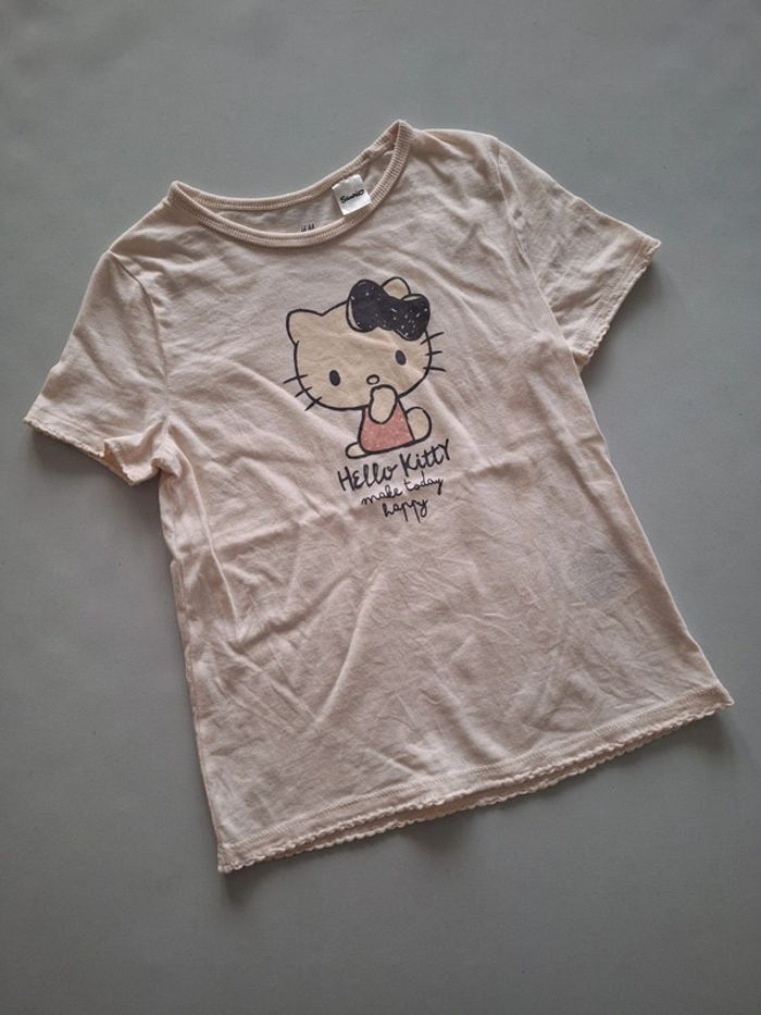 🌸Tshirt hello kitty neuf jamais porté en taille 4/6 ans🌸
