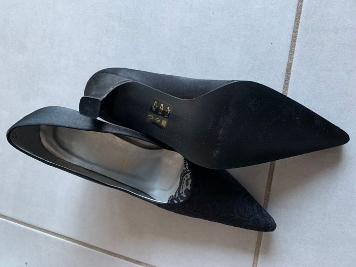 Escarpins noir avec dentelle - photo numéro 2