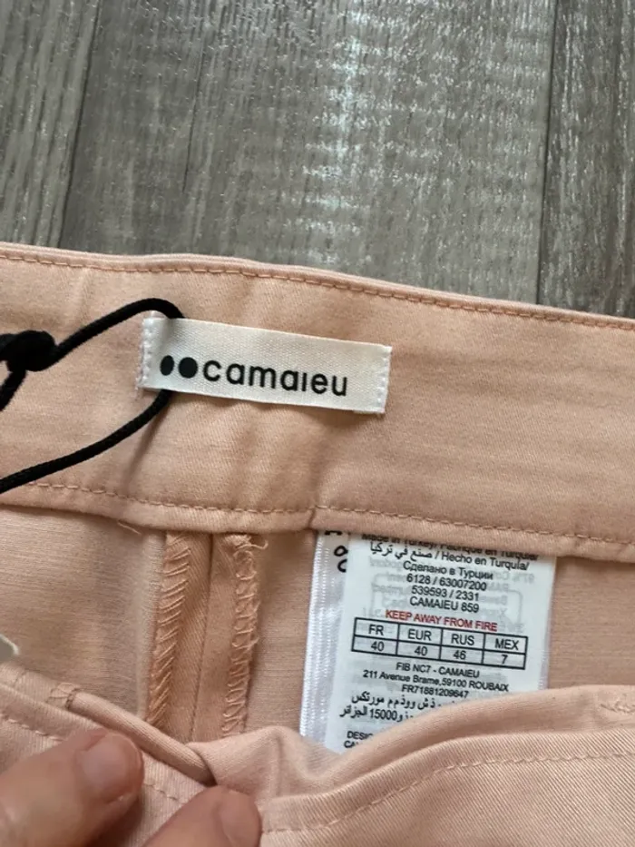 Short neuf avec étiquette - photo numéro 5