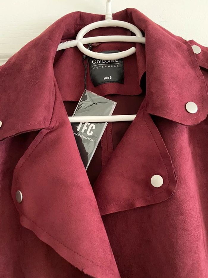 Trenches bordeaux Chicoree , polyester /elastan, sans boutons, tissu comme velours, longueur de blou - photo numéro 4