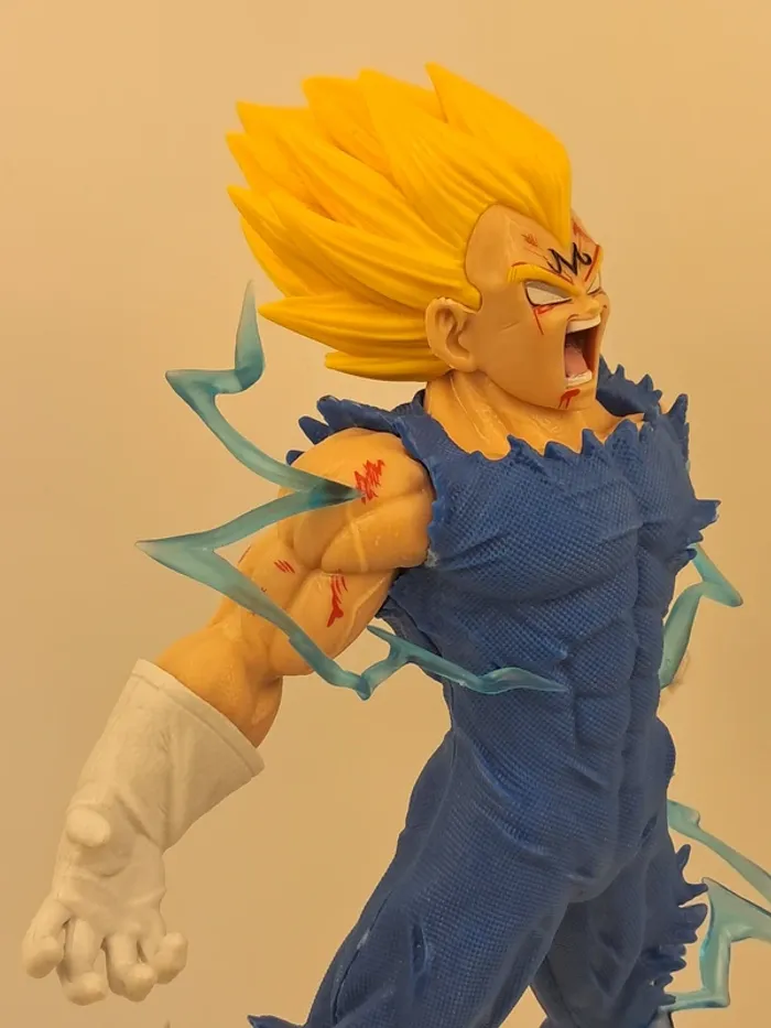 Figurine Dragon Ball Z - Vegeta enragé Super Saiyan - photo numéro 3
