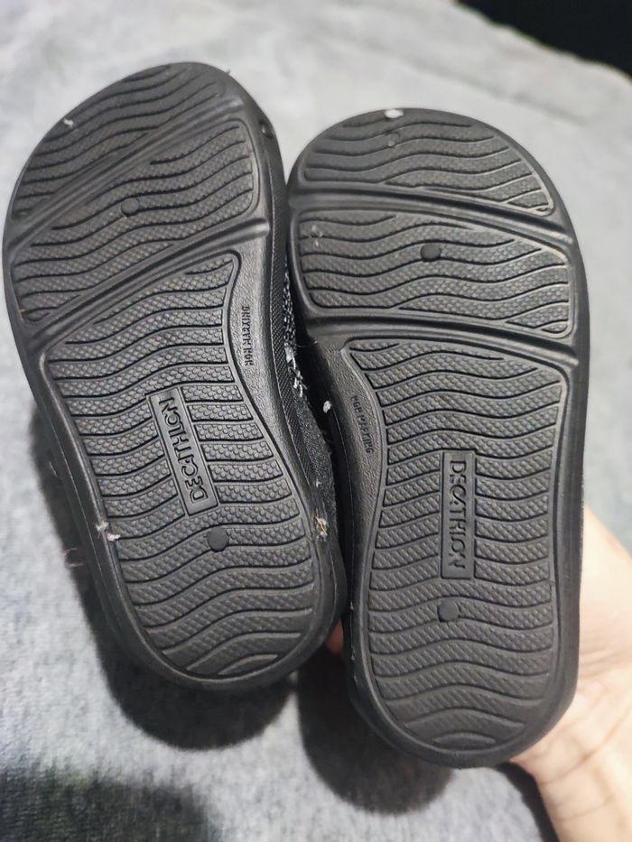 Chaussons Decathlon pointure 20 - photo numéro 2