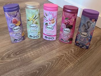 Lot de 5 gels douche - 300ml x 5 neuf
