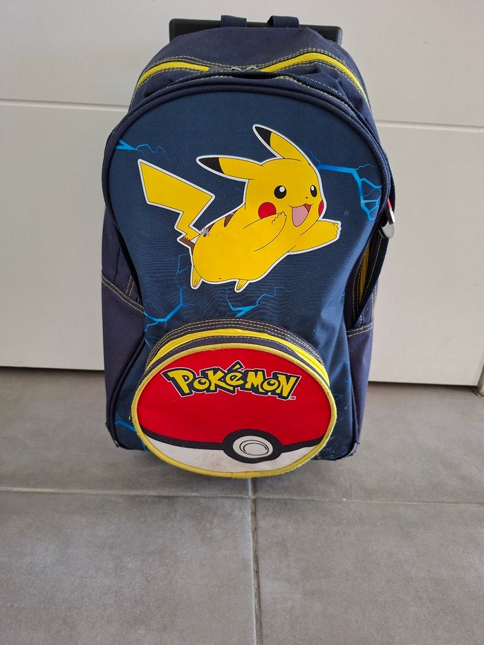 Cartable à roulettes pokémon