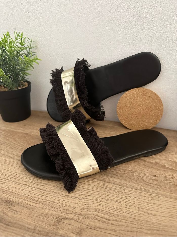 🖤 Jolie petite claquette à franges 🖤