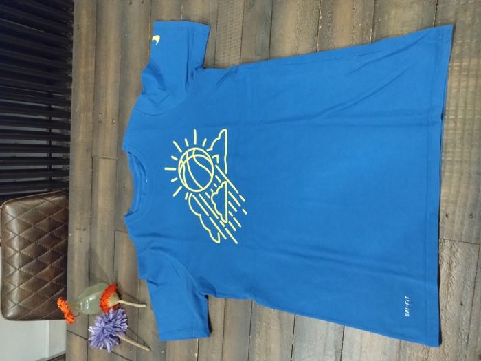 T-shirt Nike bleu garçon 16/18 ans – Manches courtes coton – Très bon état