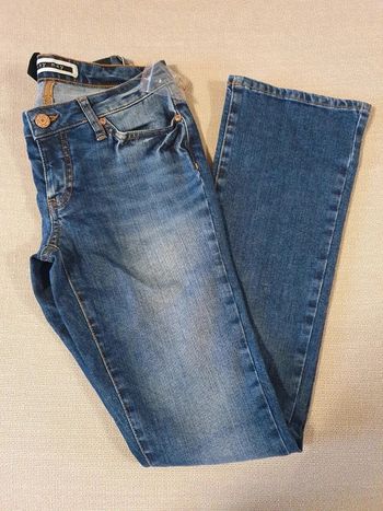 jeans neuf avec étiquette