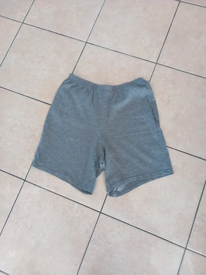 Short gris taille 14/15 ans Décathlon