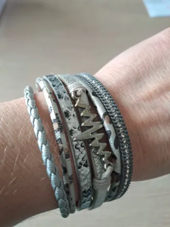 Bracelet fantaisie cuir et argent